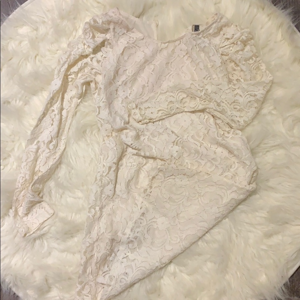 Charlotte Russe Lace puff sleeve mini dress